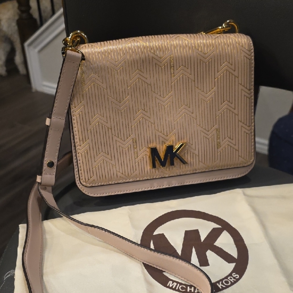 Michael KORS beige With Gold Accents Crossbody!